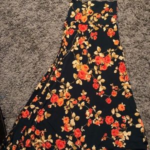 LIKE NEW LULAROE MAXI SKIRT